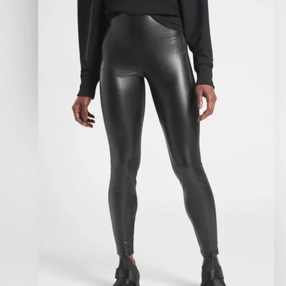 NWT Athleta Delancey Gleam Tight in Black, Size L